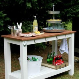 Looking for the next cool feature to add to your home? How about a bar to make entertaining guests more fun and to give you a designated space for all your bar-related supplies and item