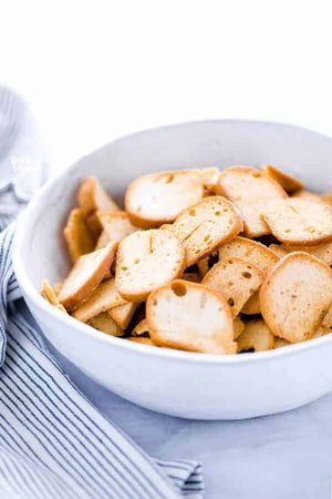 Homemade Bagel Chips are super easy to make and you’ll only need a few ingredients