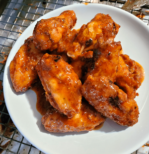 Honey Sriracha Chicken Wings