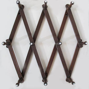 Expandable Coat Rack